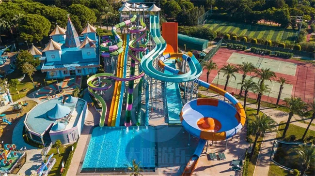 Commercial Grade Fiberglass Water Park Slide with Pool End in Customized Colors and Sizes