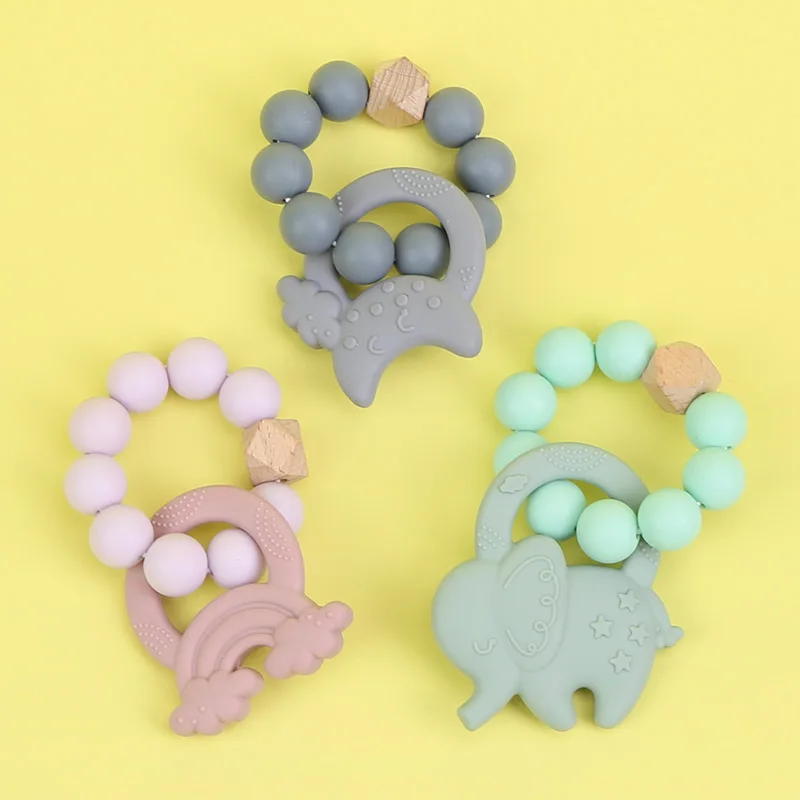 Packaging Wrist Wood Animal Bunny Toys Ring Rainbow Crocheted Silicone Baby Teethers Gift Set