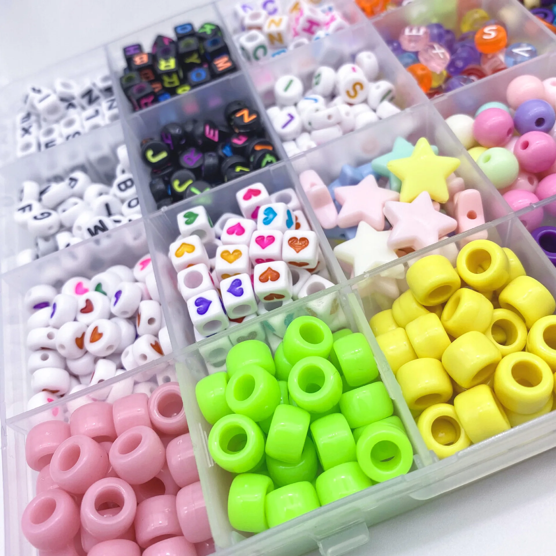 High Quality Elastic Ropes Multicolor Acrylic Letter Plastic Box Packaging Custom Acrylic Round Beads for Diy Jewelry
