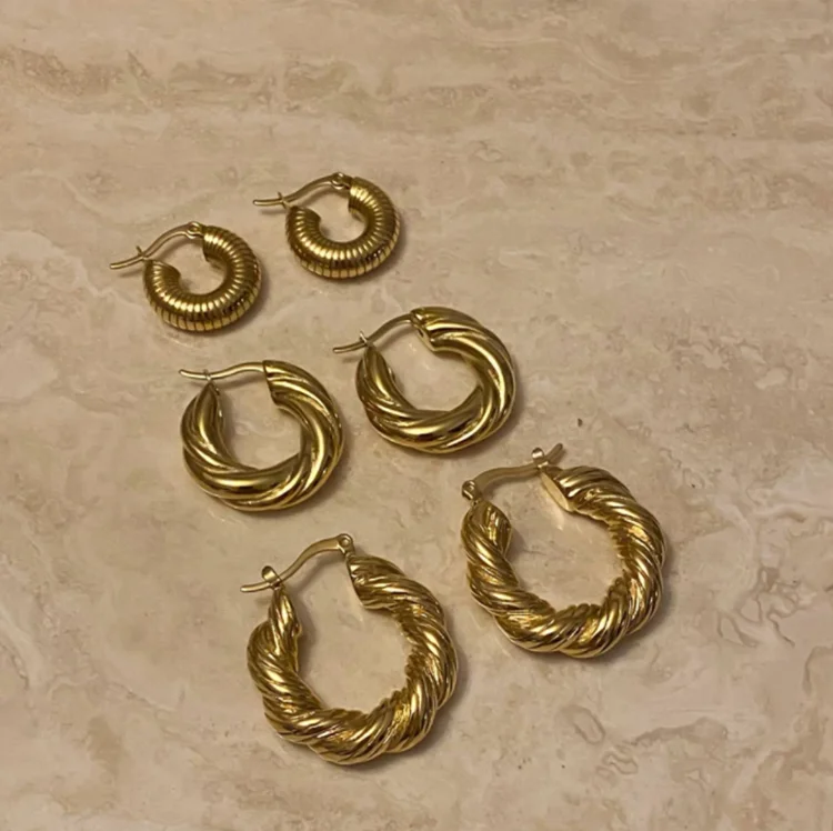 Thick Rope Hoop Earrings Retro Hoop Earrings Gold Tone Hoop 3.25 in L Thick Rope Hoop Earrings Retro Hoop Earrings Gold Tone Hoop 3.25 in L