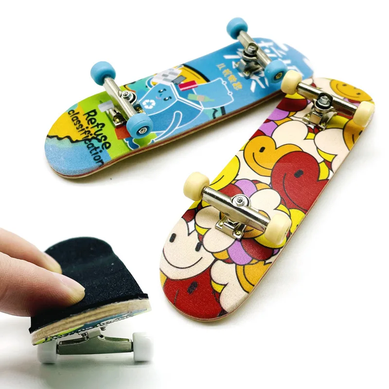 Skateboard Gifts Skateboarder Mini Skateboard Keyring Skateboard Accessories 