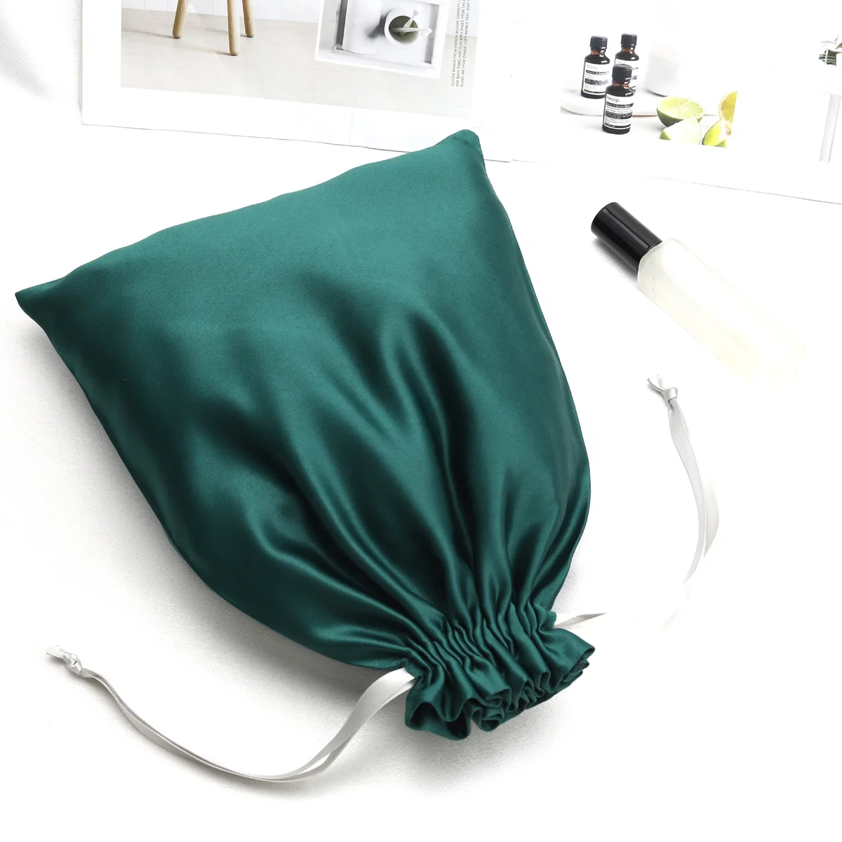 Oem Wholesale Green Satin Drawstring Lingerie Bag Luxury Hair Extension Wig Packing Storage Dust Silk Pouch