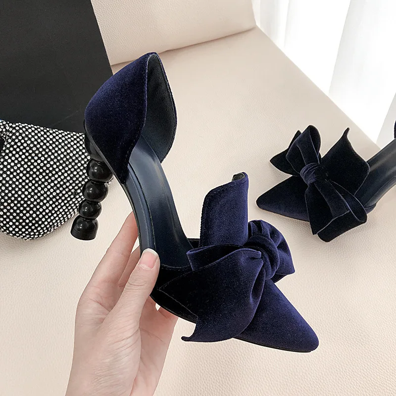 Zapatos de tacón medio ante cereza