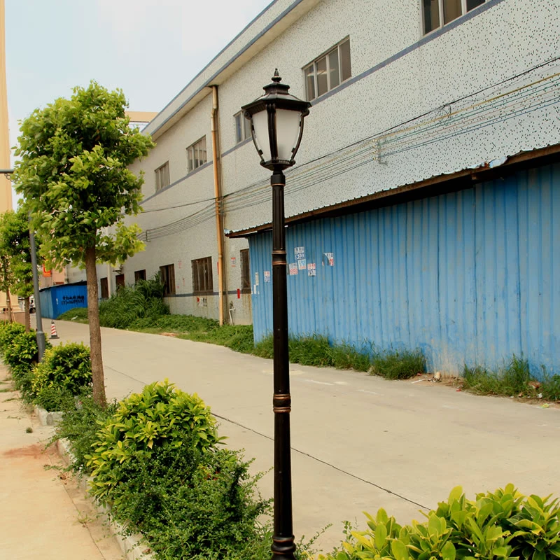 Hot sale antique outdoor street light traditional lantern aluminum garden wall solo lamp post top panel led lights non-solar