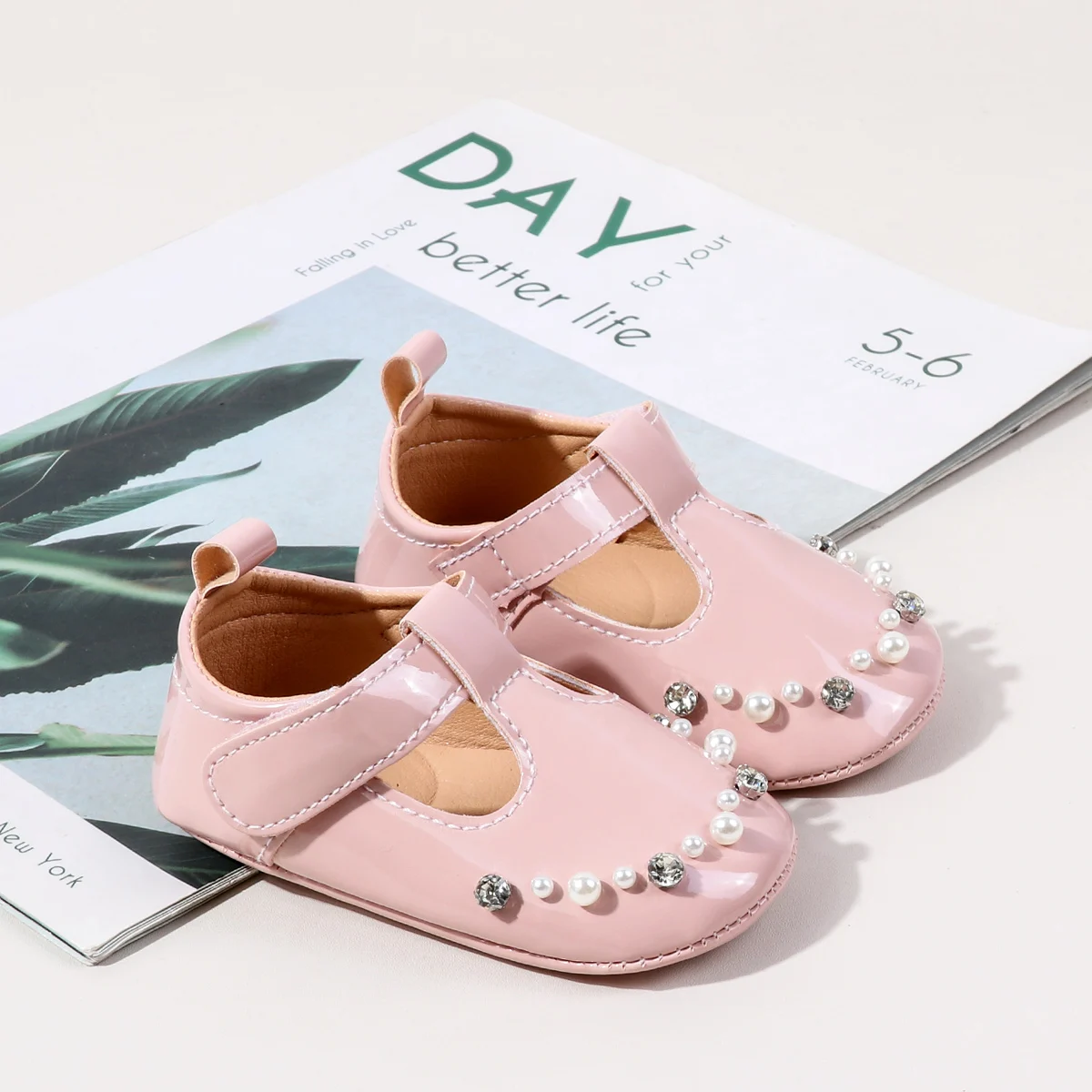 Beautiful Rhinestone Decoration Design Solid Leather Princess Girls Shoes for Babies 0-12 Months manufacture
