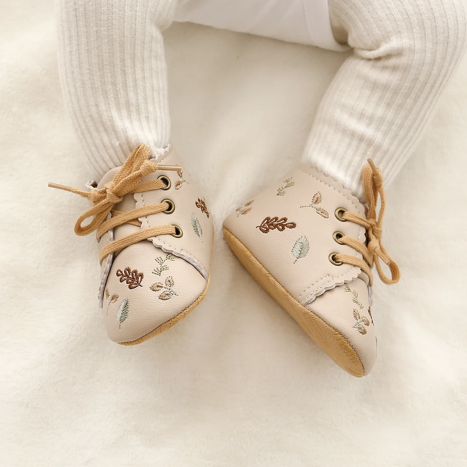 2024 Unisex Baby Toddler Shoes Soft and Non-Slip Embroidery Design for Spring Autumn Breathable and Flat Features factory