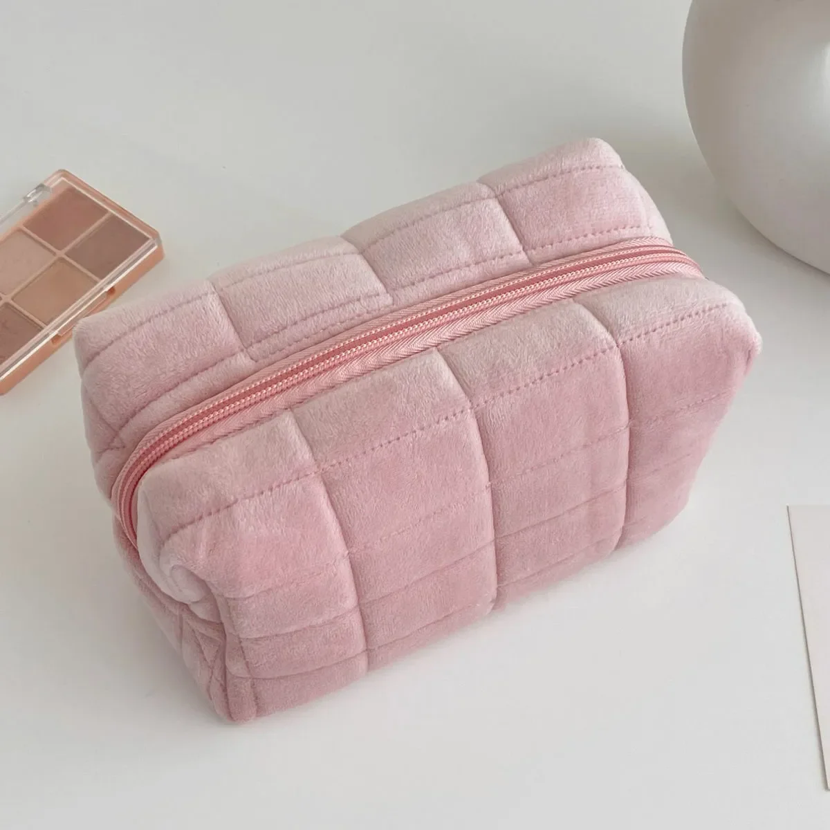 2024 wholesaleCustom Square Quilted Cosmetic Pouch Soft Velvet Makeup Pouch Beauty Makeup Zipper Travel Toiletry Cosmetic Bags