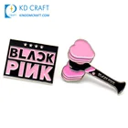 Wholesale Fashion Korea Idol Customized Black Pink Hammer Lightstick Lapel Pin Metal Korean Blackpink Kpop Enamel Pin