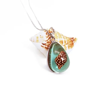 2022 hot selling resin pendant Jewelry genuine shell necklace l Inside clear blue green necklace