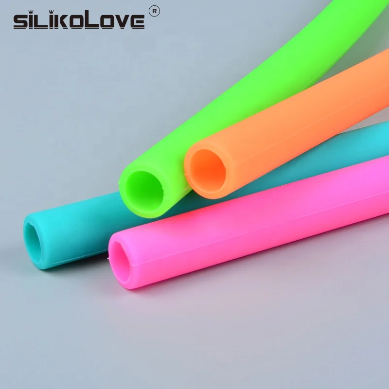 6Pcs Reusable Silicone Drinking Straws Set, Extra Long Flexible Straws with Cleaning Brushes for 20 oz Tumbler Bar Party Straws