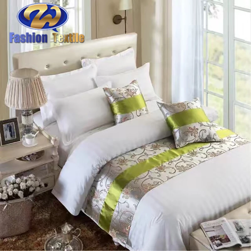 bed runner and cushions