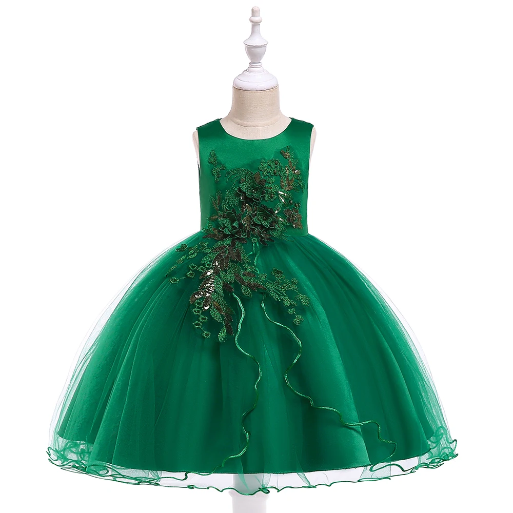 Latest Party Wear Fancy Birthday Cake 