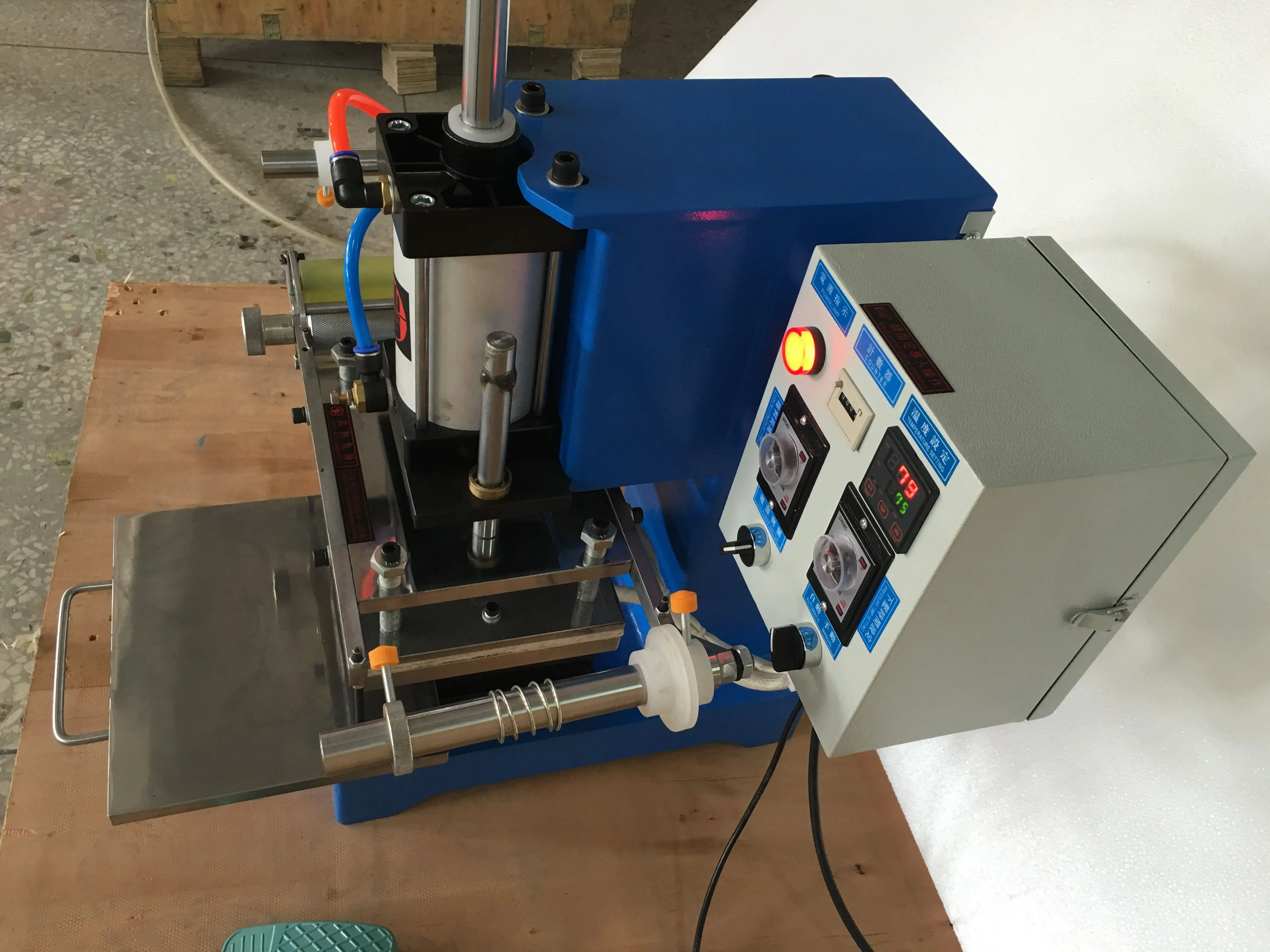 product pneumatic semi automatic hot foil stamping machine manufacturing plant used heat press leather label garment-3
