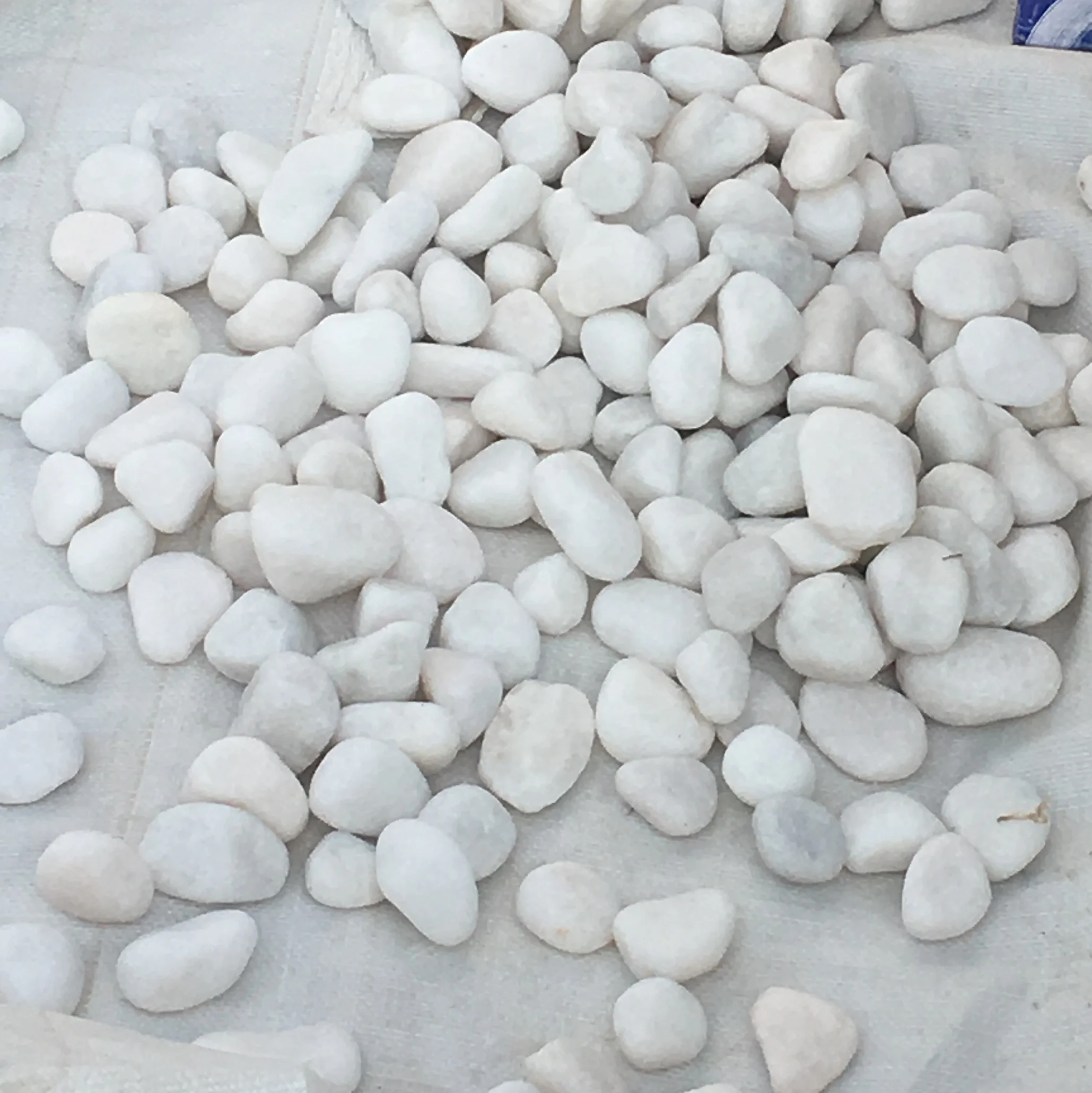 White River Rock Polished Stone Pebbles Smooth Pebble Buy White Pebbles Landscaping White Pebbles Polished Pebbles Product On Alibaba Com