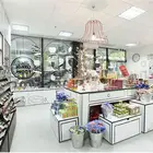 Shop Design Small Shop Custom Made Candy Retail Fittings Store Interior Customized Design Modern Simple Style Small Candy Shop Fitting Decoration