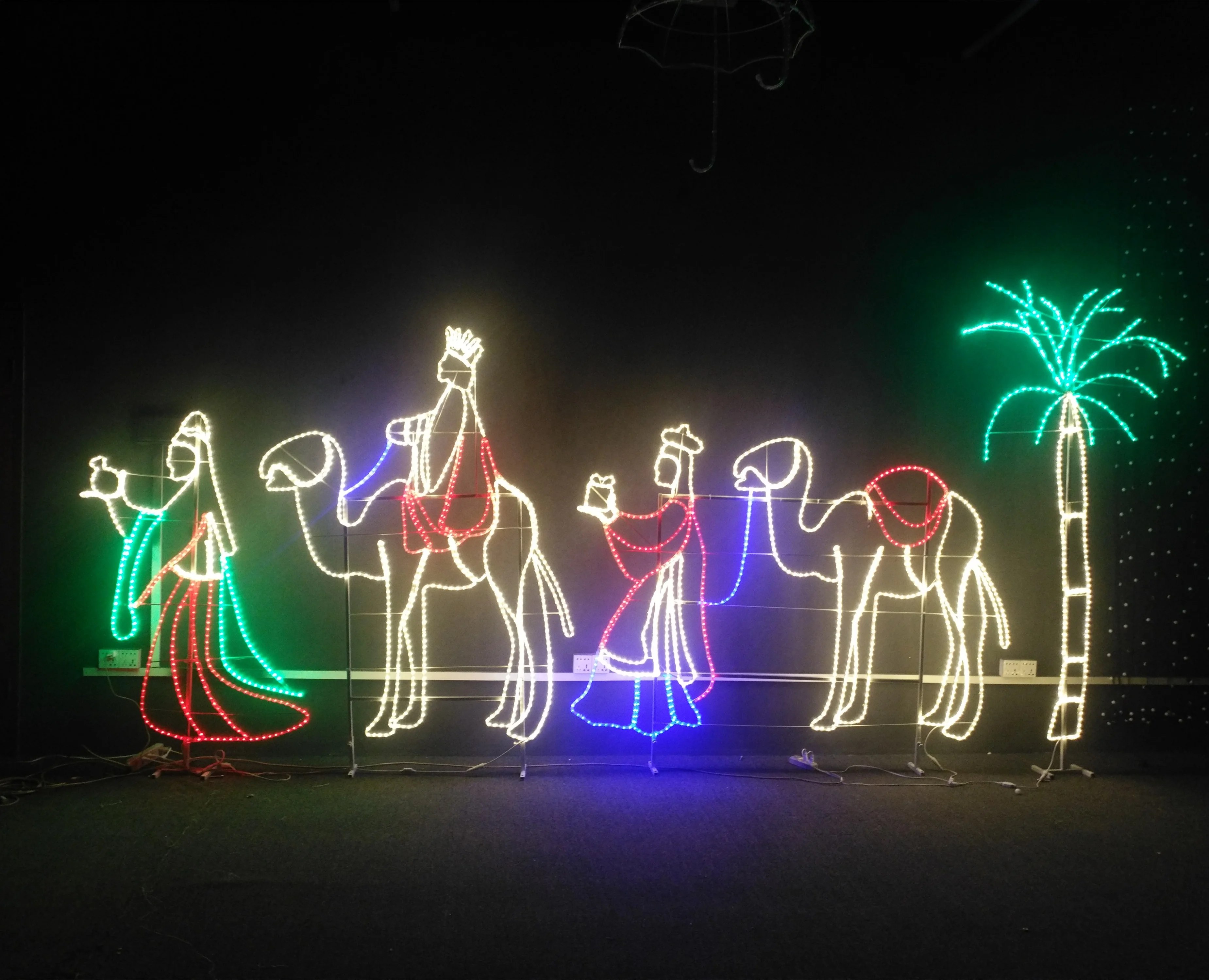 rope light nativity scene