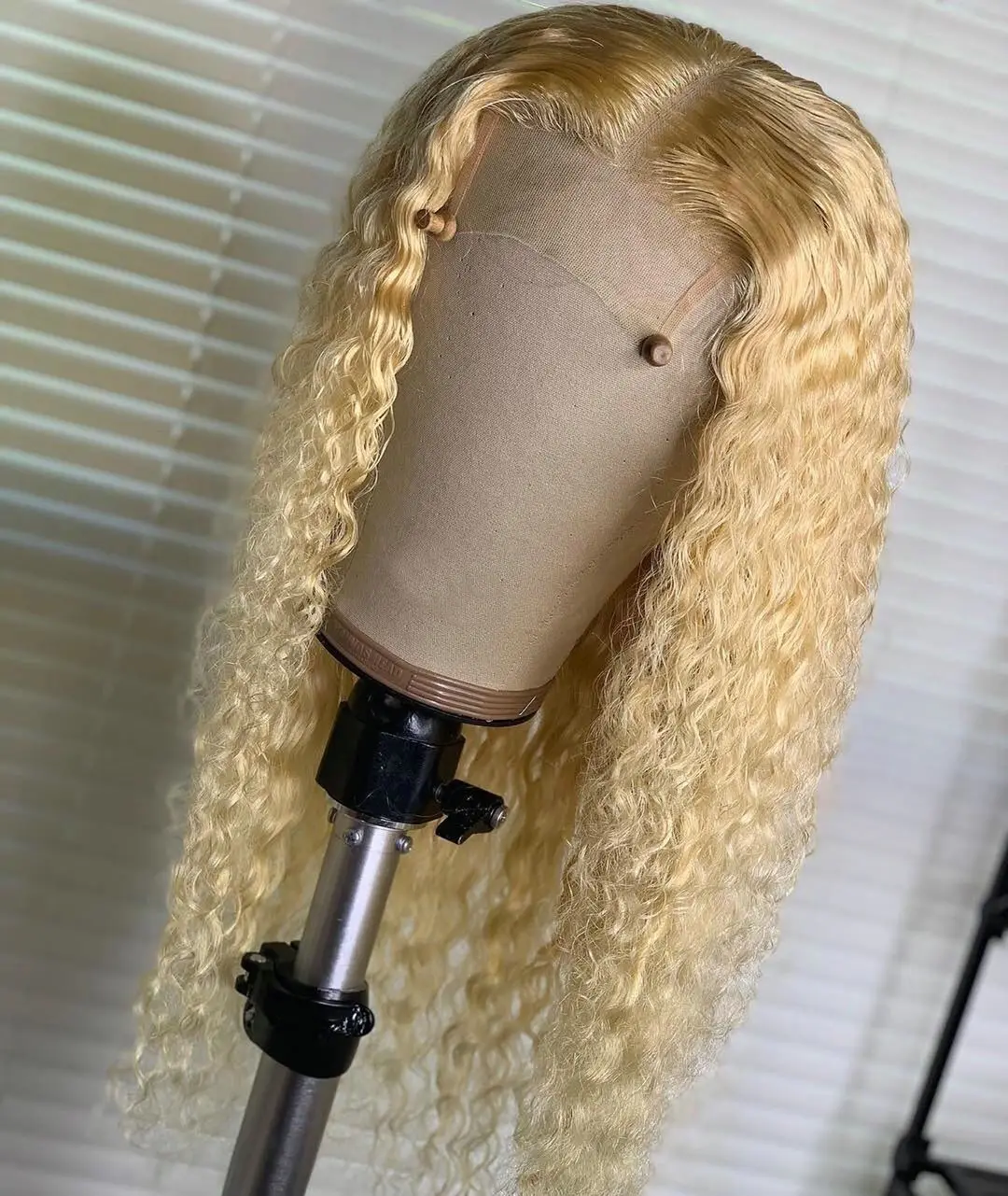 613 curly lace wig