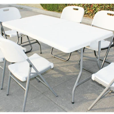 outdoor table with removable legs