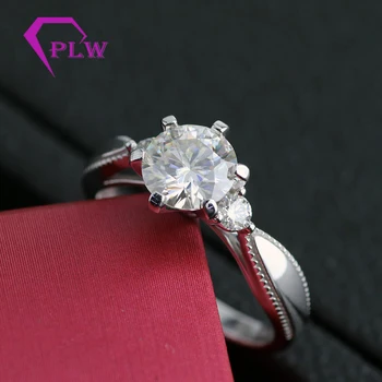 Beautiful design 6.5mm 1carat round moissanite diamond 14carat white gold miligrain ring with two side stones