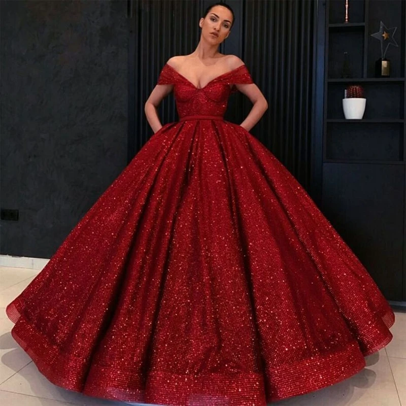 Огромное Красное Платье