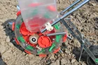 Maize Planter Corn Corn Maize Planter Hand Operate Maize Bean Seed Planter / Standard Size Hand Push Manual Corn Seeder