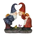 Resin Garden Figurine Gnomes Gift Kissing Statue Solar Light Outdoor Figurines Lawn Yard Gardening Decoration Resin