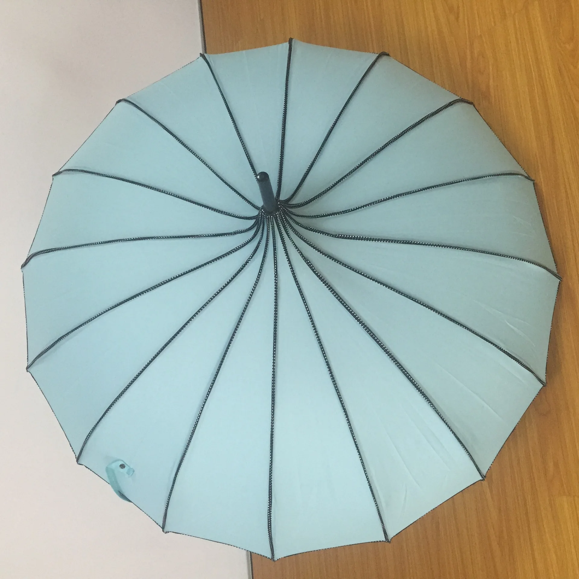 Z866  Creative Design Black And White Striped Golf Umbrella Long-handled Straight Pagoda Umbrella