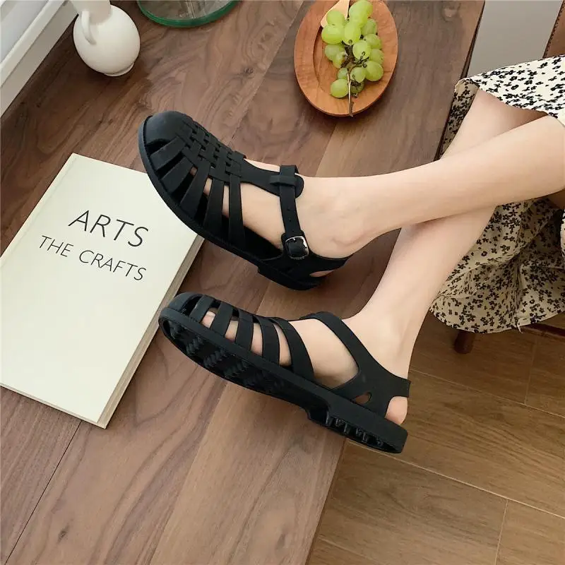 wide jelly sandals