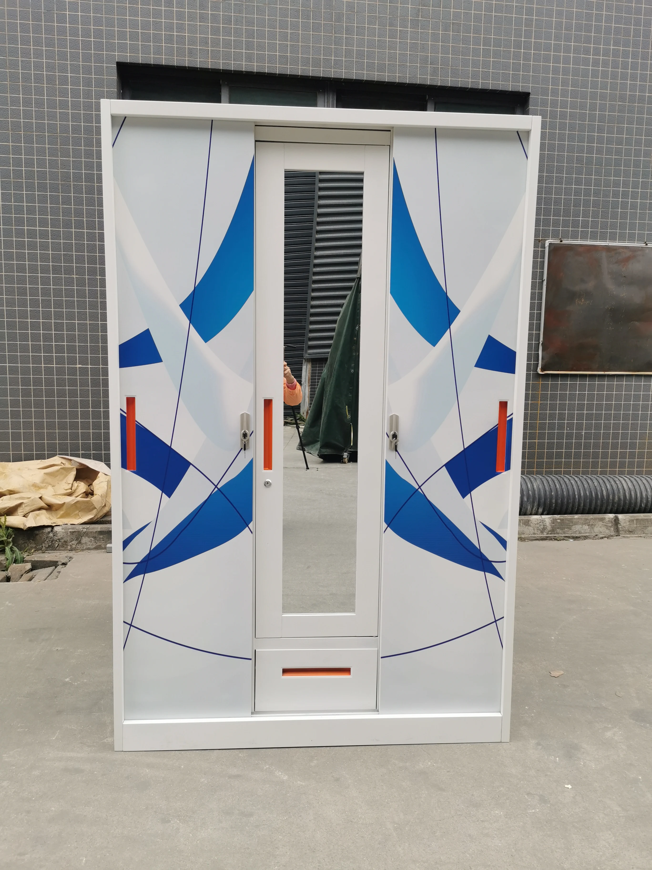 Modern Design Metal Wardrobe Manufacturers 3 Door Wardrobe With Sliding Doors Closet Cabinet Locker Steel Wardrobe