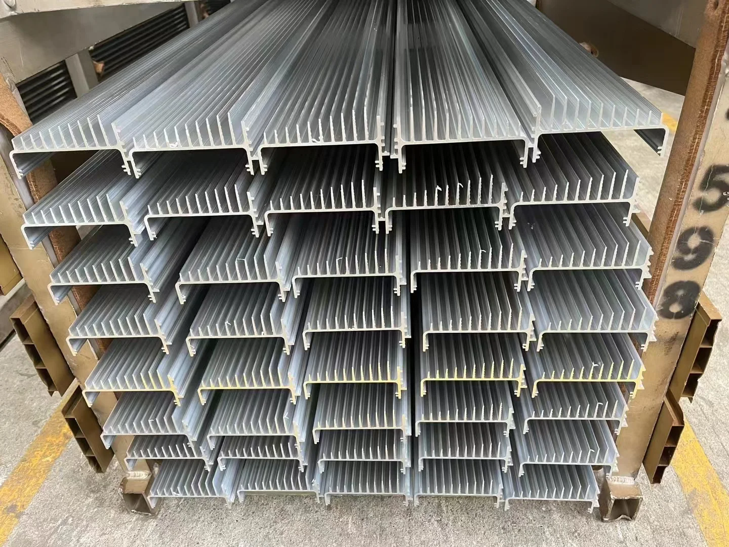 T T Aluminum Extrusion Supply Aluminum Extrusion Profile