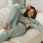 Sweat Suits Custom Logo 2 Piece Set Jogging Sweat Suits Wholesale Plus Size 2 Piece Set Tracksuit Women Sweatsuit