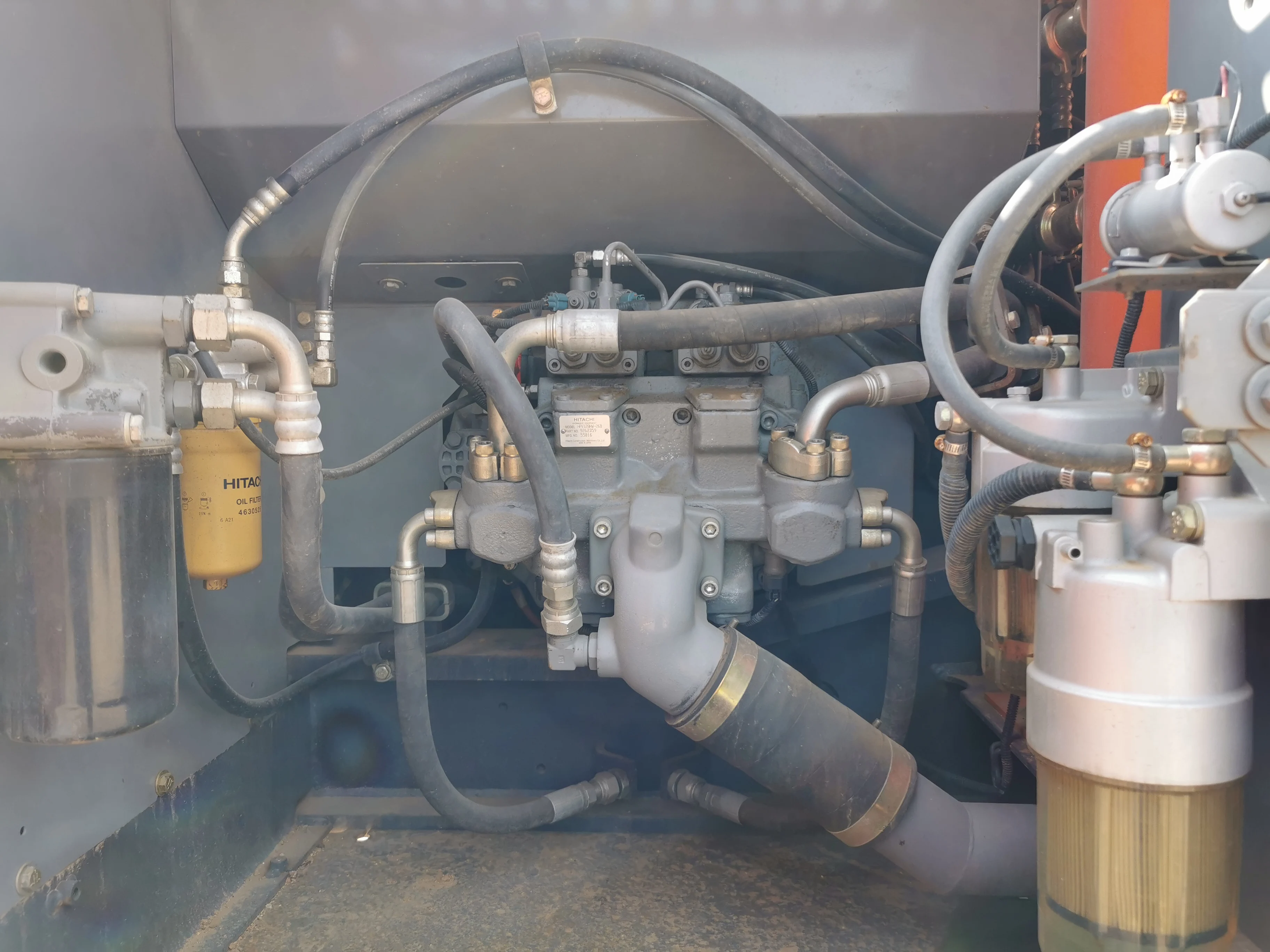 Used Hitachi ZX240H Crawler Excavator with 1.2m³ Bucket Capacity 132KW Power and 0-2000 Working Hours