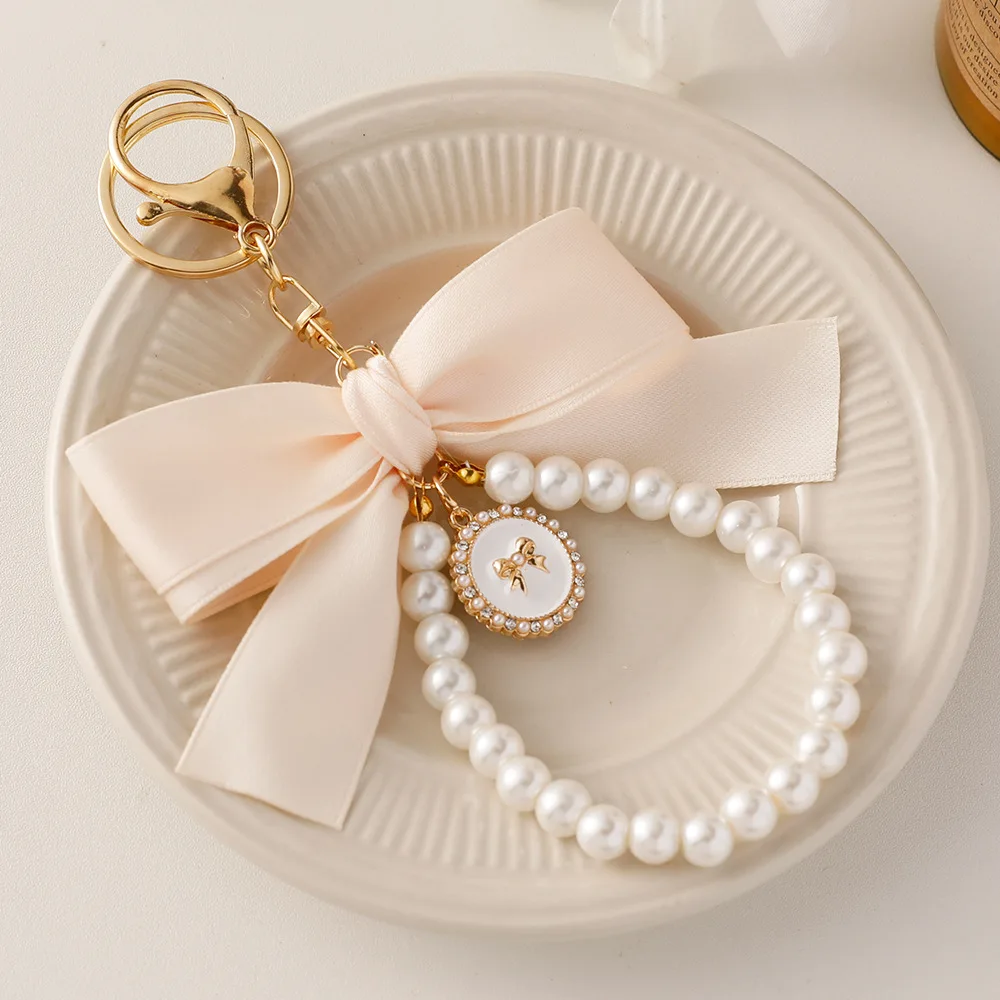 pearl knot wristlet (7)