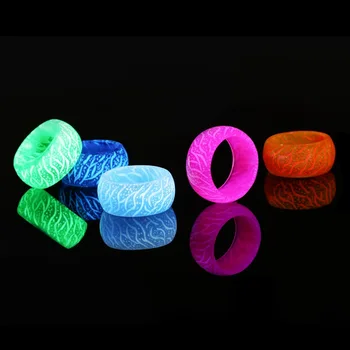 5 Color Glow In The Dark Crack Chunky Onyx Epoxy Resin Ring Fluorescent Luminous Finger Ring For Men Women Unisex Jewelry