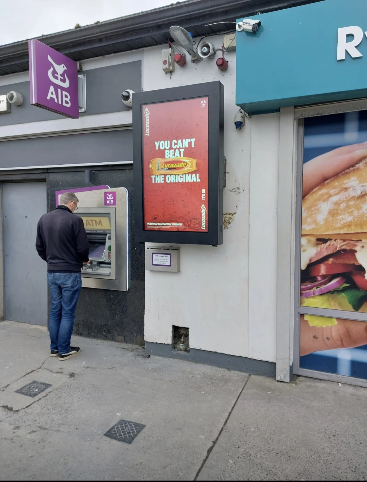 Outdoor Waterproof 32 43 55 65 75 86 Inch Advertising Display Android Media Player Wall Mounted Digital Signage details