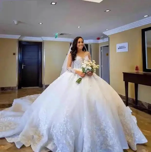 High Quality Custom Long Sleeve Trailing Plus Size Wedding Dress