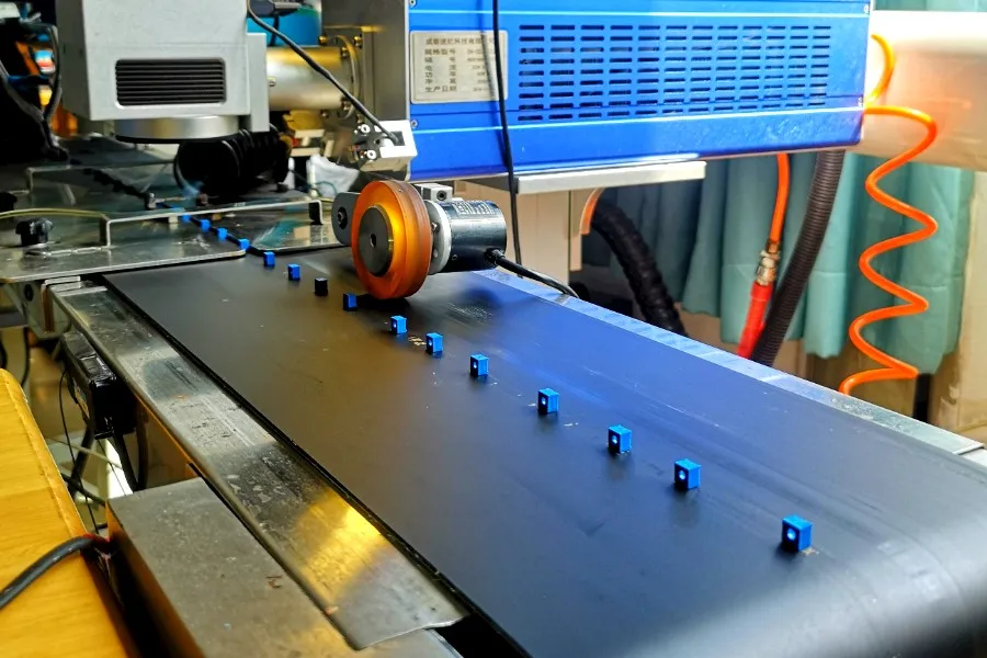 High Power 60W 100R Flange Resistor with 1Ω-500Ω Range ±5% Tolerance and 0~2GHz Frequency for RF Applications