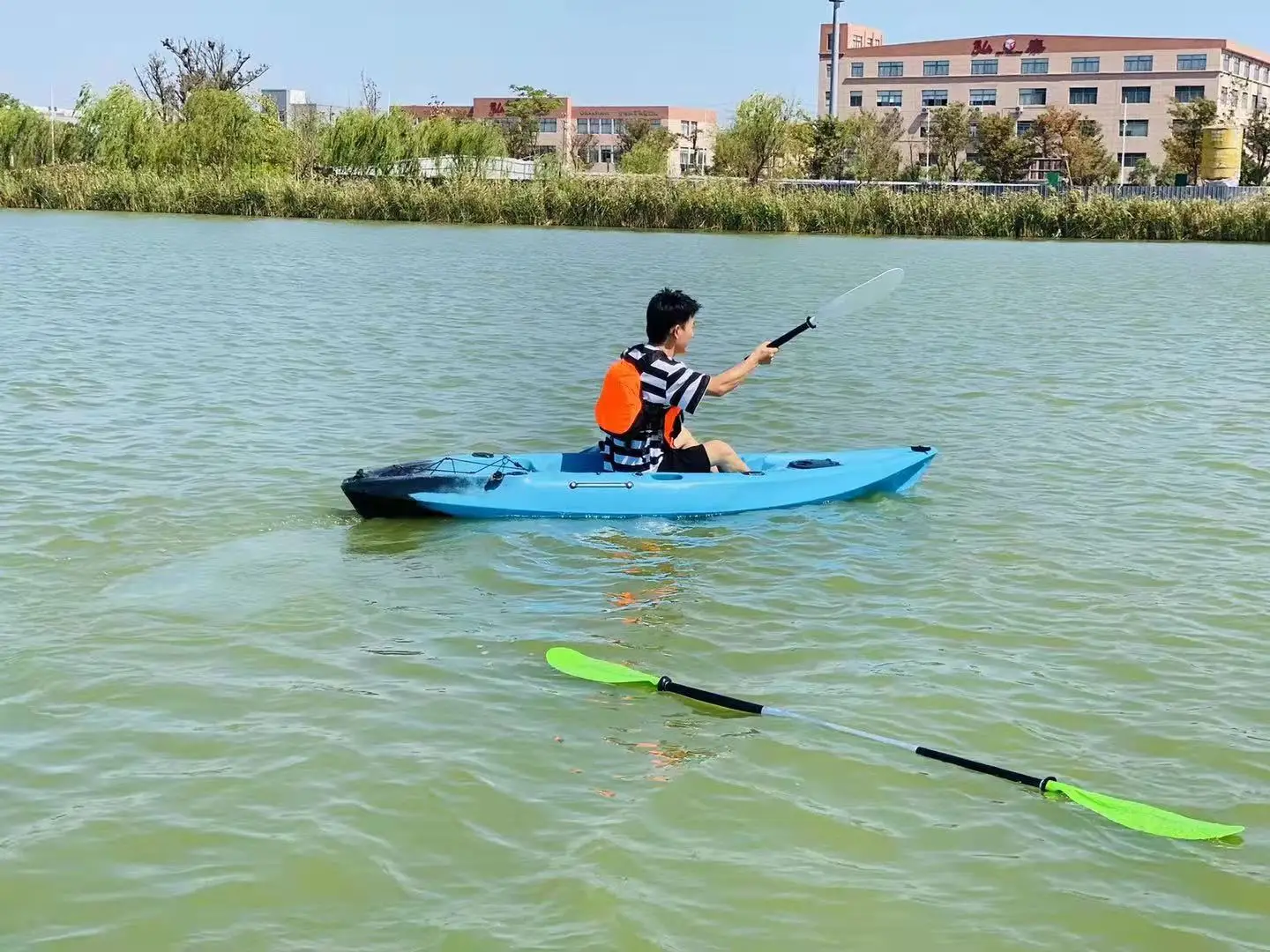 Kayak paddle not sink 2.jpg