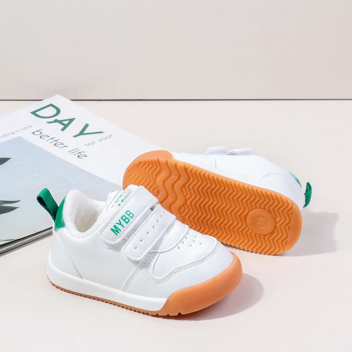 2025 New Design Toddler White Boys and Girls Soft-soles TPR Anti-slip Warm White Baby Shoes for 0-2 Years Old factory