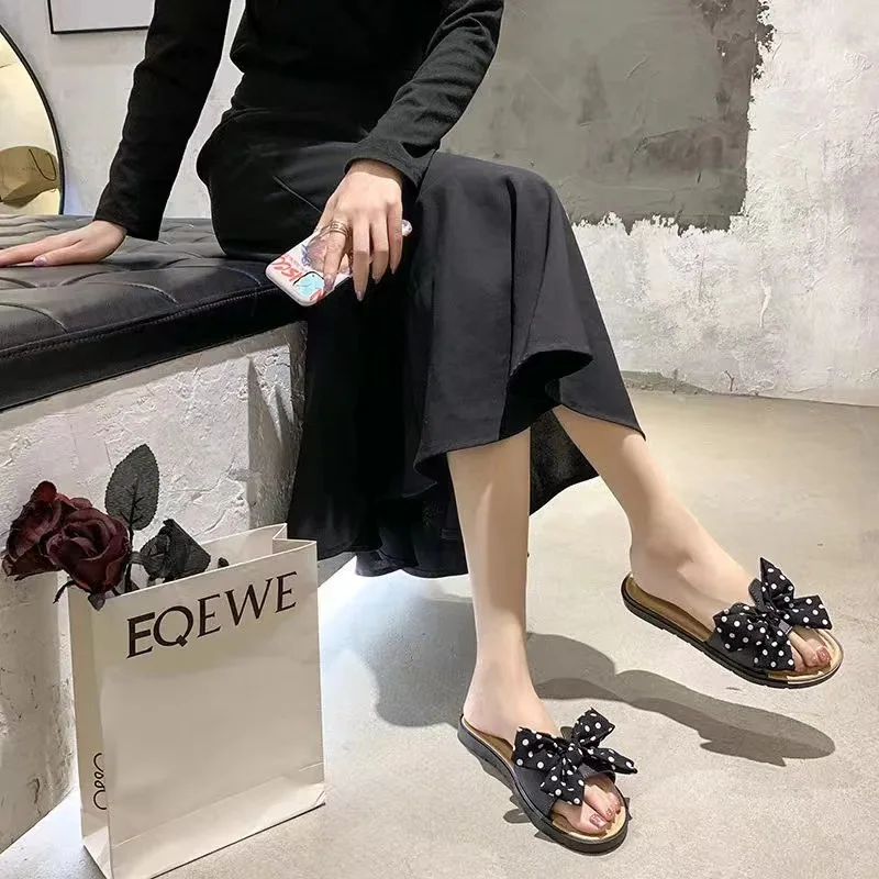 In the summer of 2024 the new bow slippers were worn with Korean flower sandals and women's flat shoes