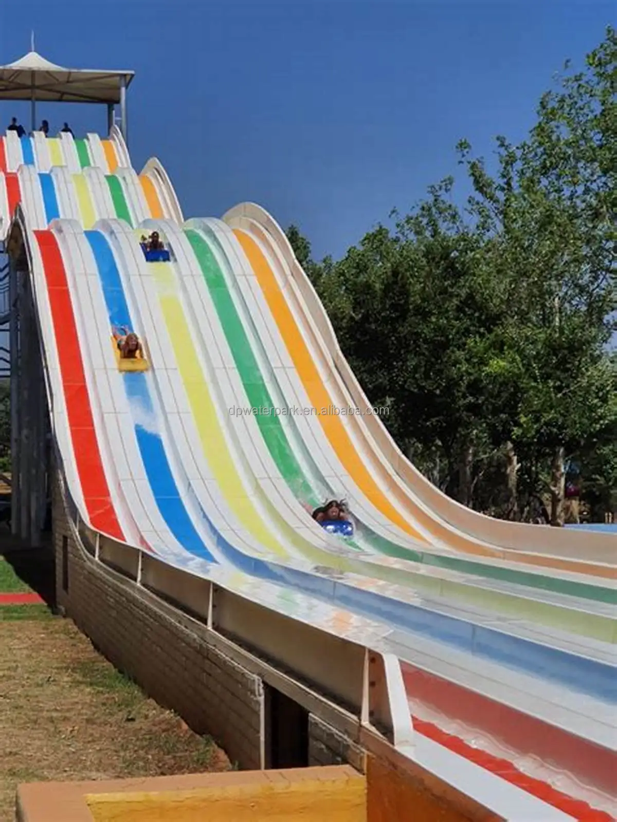 Commercial Large Water Park Equipment Lake Water Slide With Hot Dipped Galvanized Steel Structures And Roofs