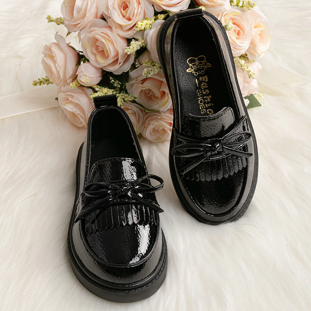 Customized wholesale  Black party school shoes  Mary Jane Uniform  Soft rubber bottom  Glossy black PU fabric  kids girl shoes