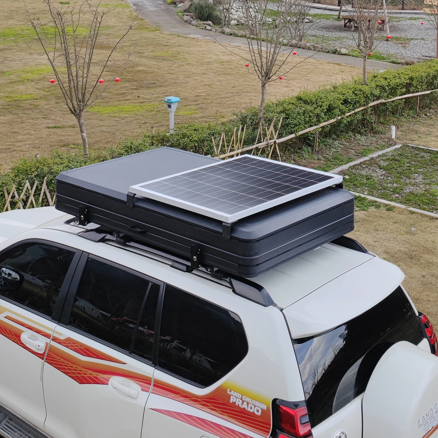 3-4 Person 1.9M Width Hard Shell Roof Top Tent with 320G Polyester for Outdoor Camping