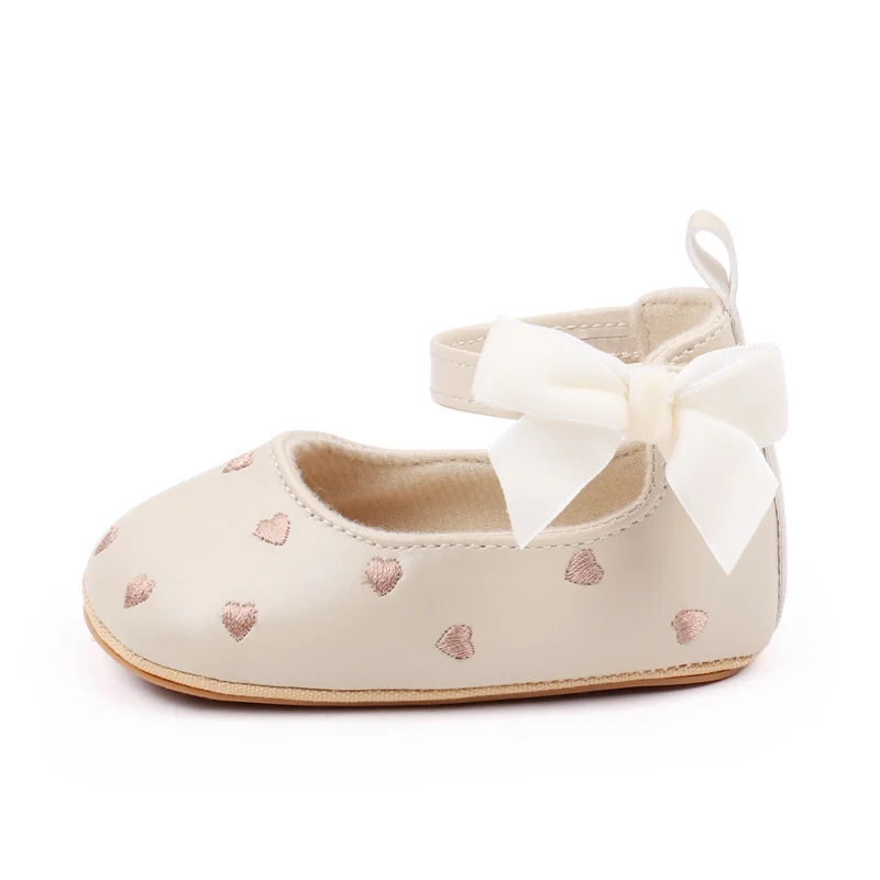 Solid Color PU Leather Baby Girl Princess Shoes Heart-Shaped Pattern with Velvet Bow Decoration Mary Jane Flats Style details