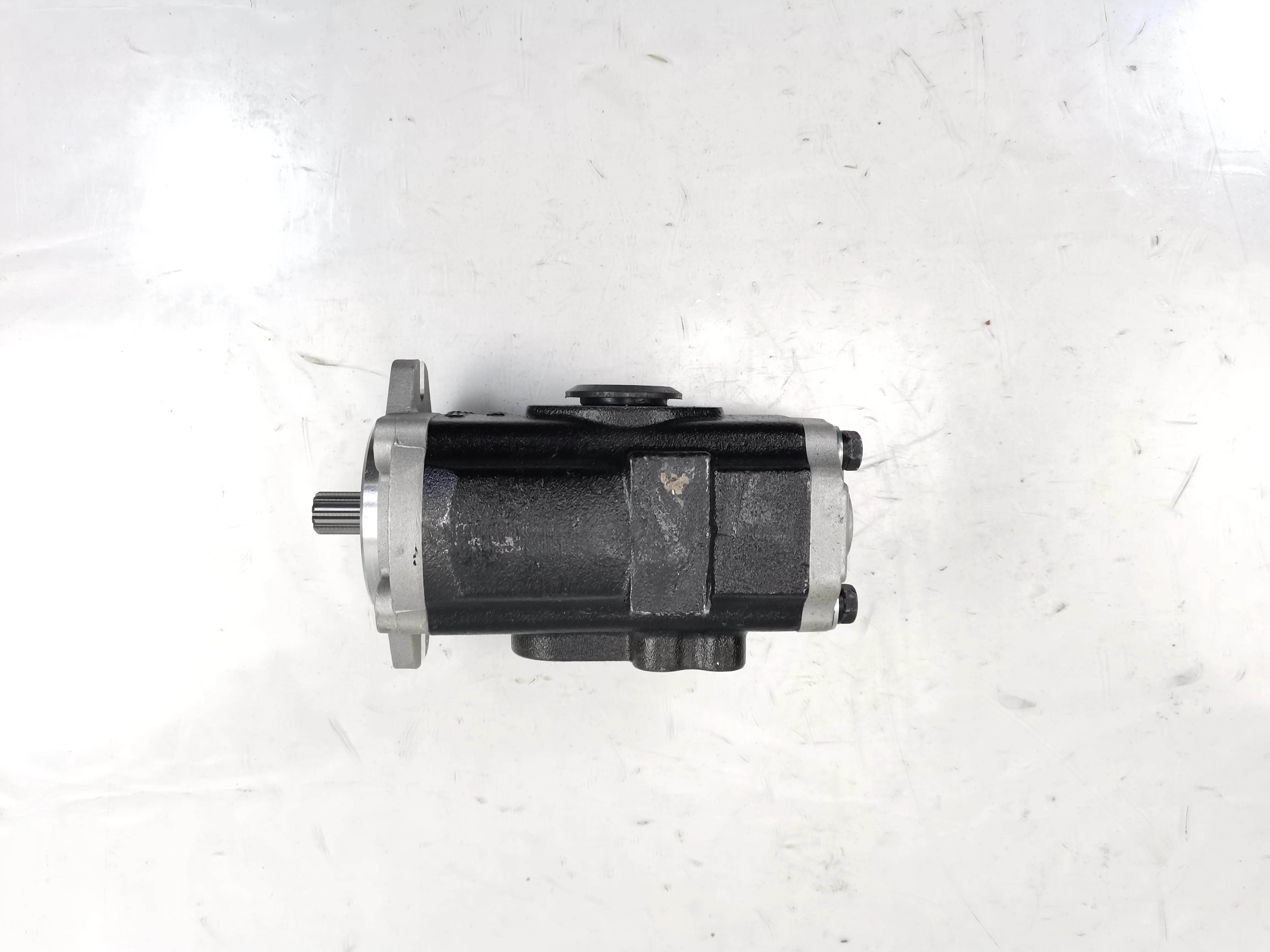 High-Pressure Hydraulic Gear Pump with 100BAR Operating Pressure 1/4inch Connection Size and 2 HP Max Horsepower