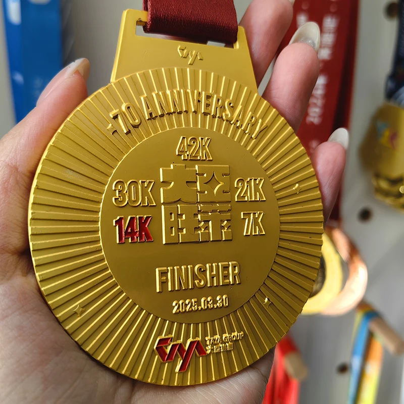 Antique Modern Traditional Custom School Competition Souvenir Award Medals 3D Marathon Running Sport Gold Metal Medal Zinc Alloy details