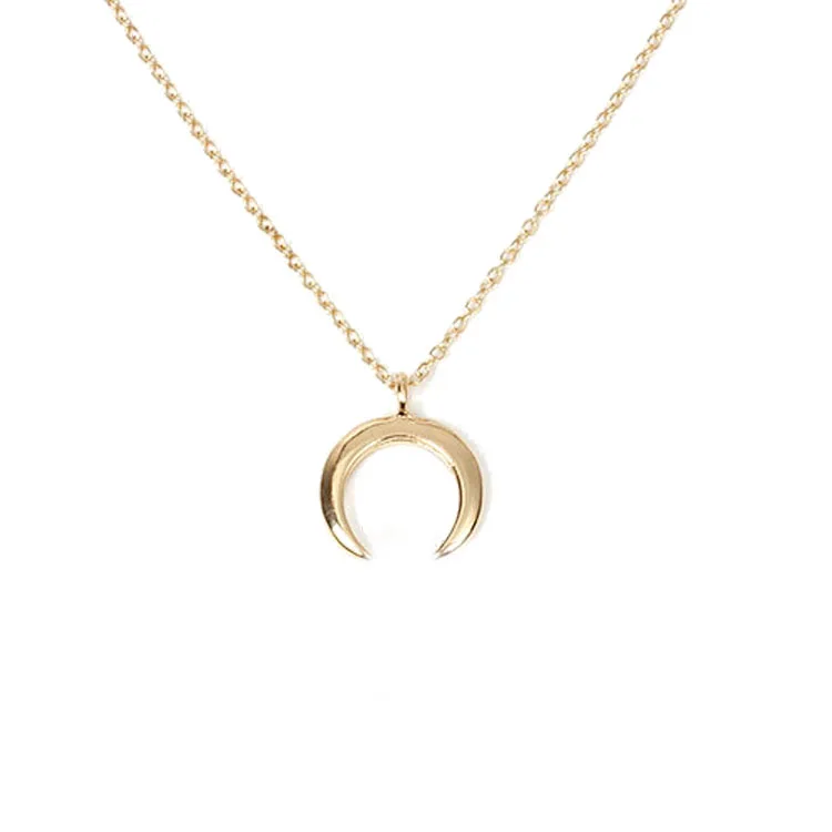 dainty crescent moon necklace