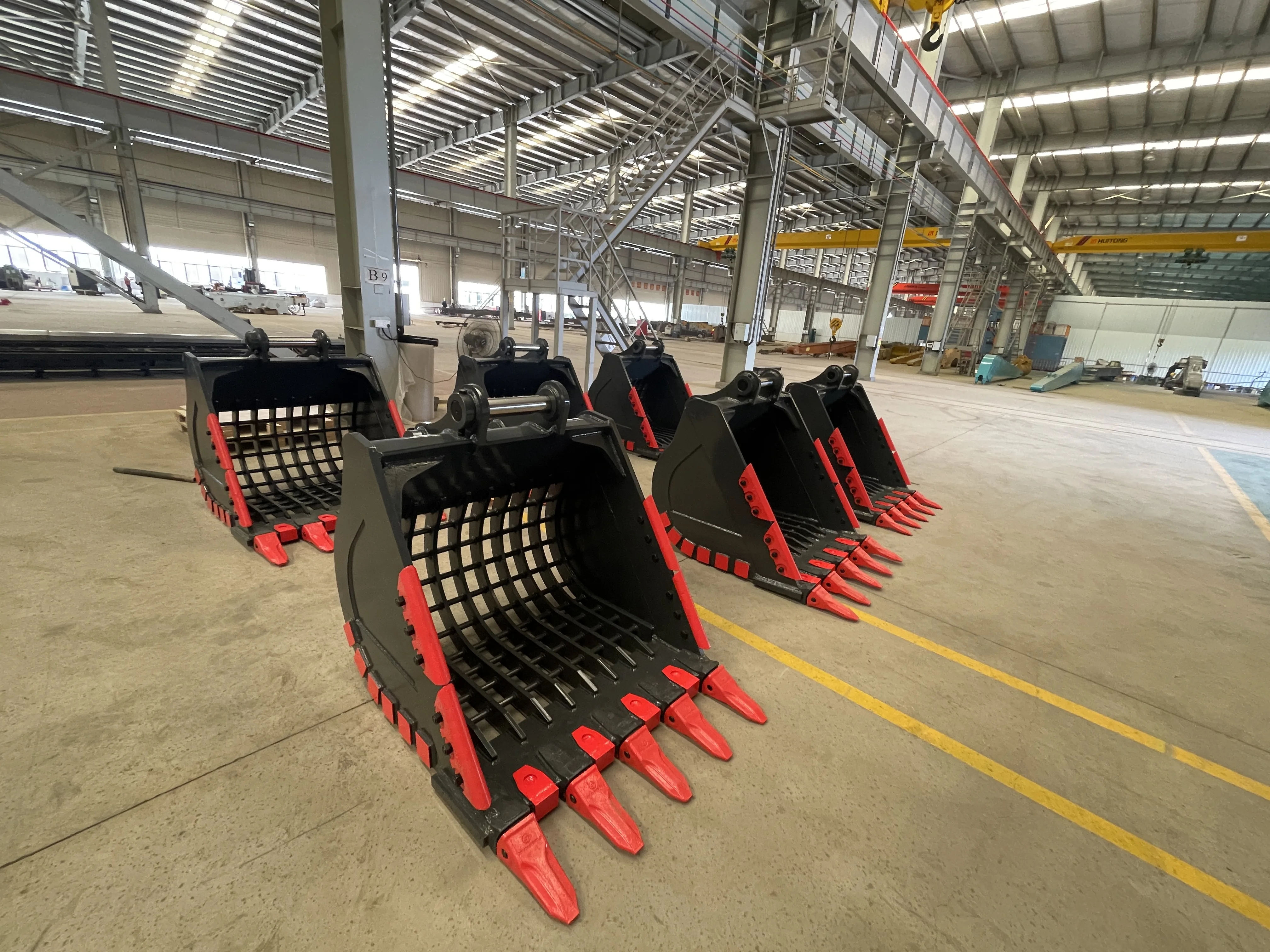 Backhoe Loader General Purpose Bucket CAT Excavator Large Capacity Standard Buckets for 6-30 Ton