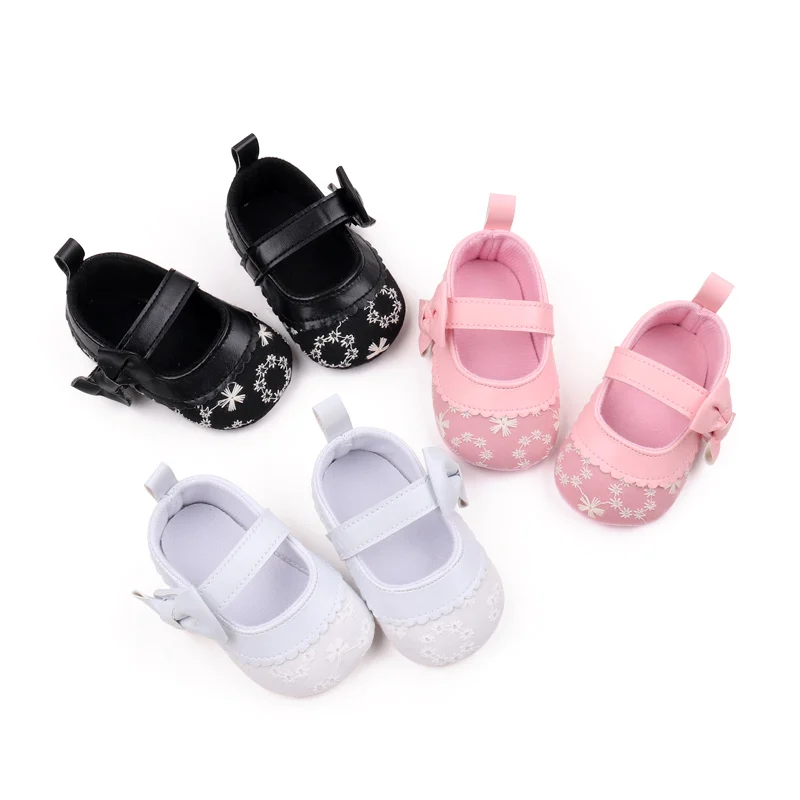 Spring and Autumn Soft Bottom Baby Girl Shoes Breathable and Lightweight Flower Embroidery Design with Anti-Slip Flat Feature supplier