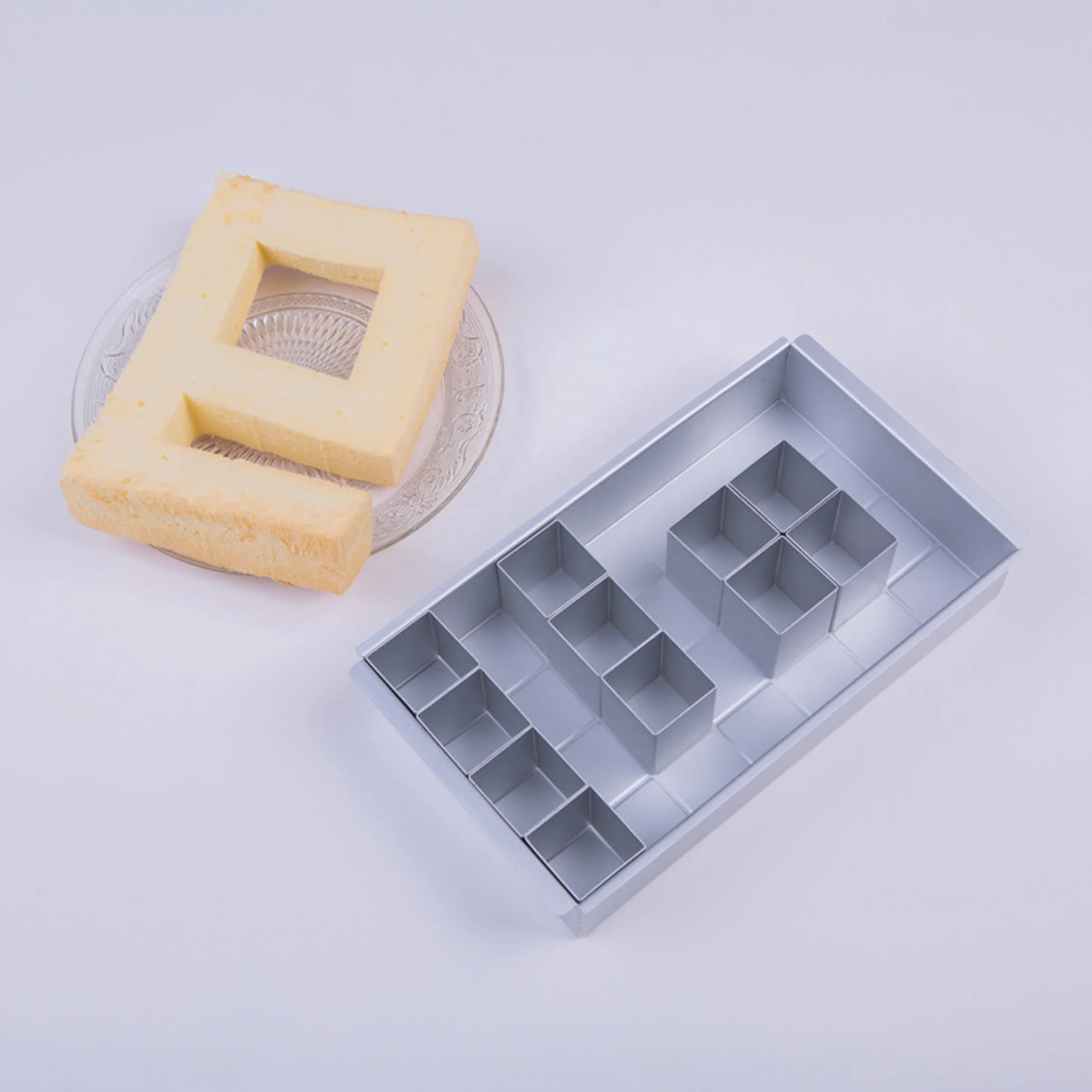 2023 New Design Diy Square Movable Type Number Letter Combination Bakeware Cake Pan Set Cake Decorators metal pizza pan